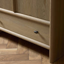 Analisa Armoire